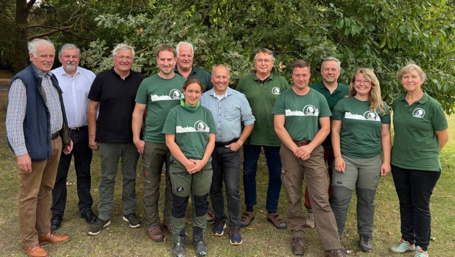 Bild zu: Vorstand, Beisitzer und Mitarbeiter*innen der ANW-Landesgruppe Rheinland-Pfalz Bild zu: Vorstand, Beisitzer und Mitarbeiter*innen der ANW-Landesgruppe Rheinland-Pfalz